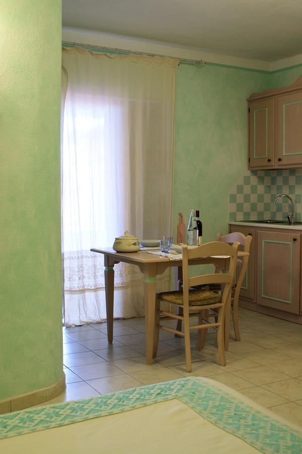 Residence Riva Azzurra Cannigione Eksteriør billede